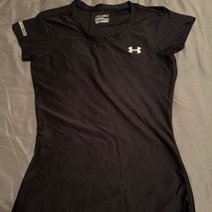Women’s Under Armour heat gear shirt